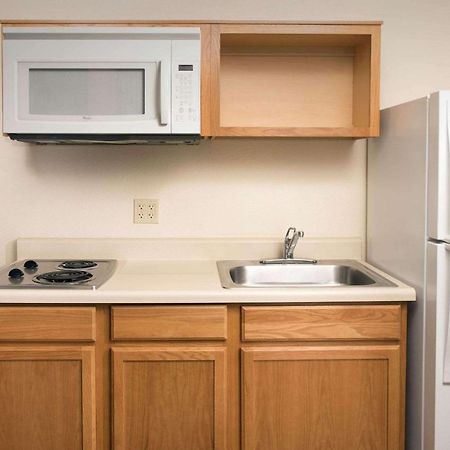 Woodspring Suites Midland Bagian luar foto