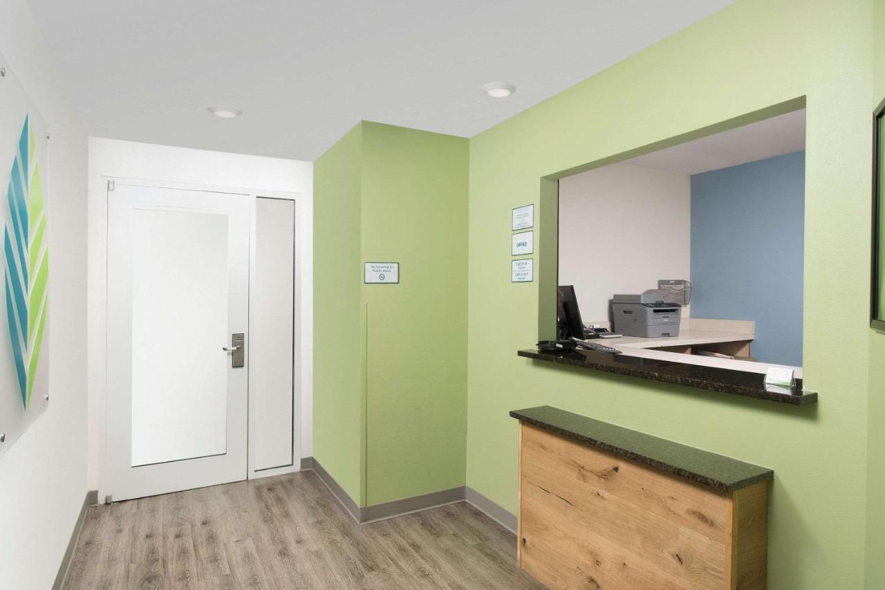 Woodspring Suites Midland Bagian luar foto
