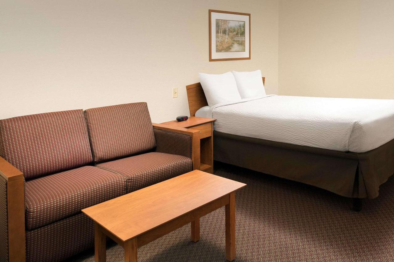 Woodspring Suites Midland Bagian luar foto