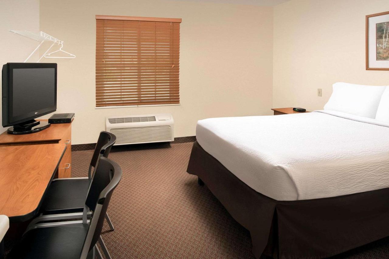 Woodspring Suites Midland Bagian luar foto