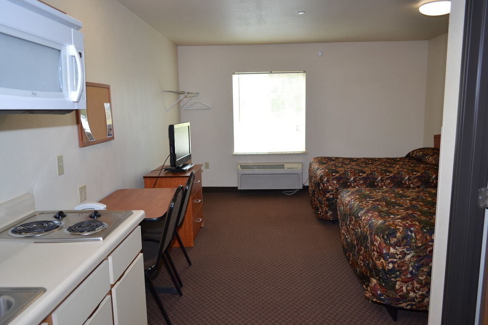 Woodspring Suites Midland Bagian luar foto