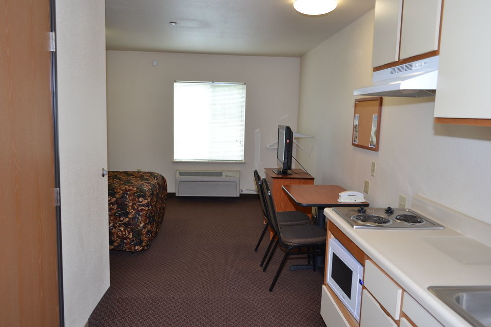 Woodspring Suites Midland Bagian luar foto