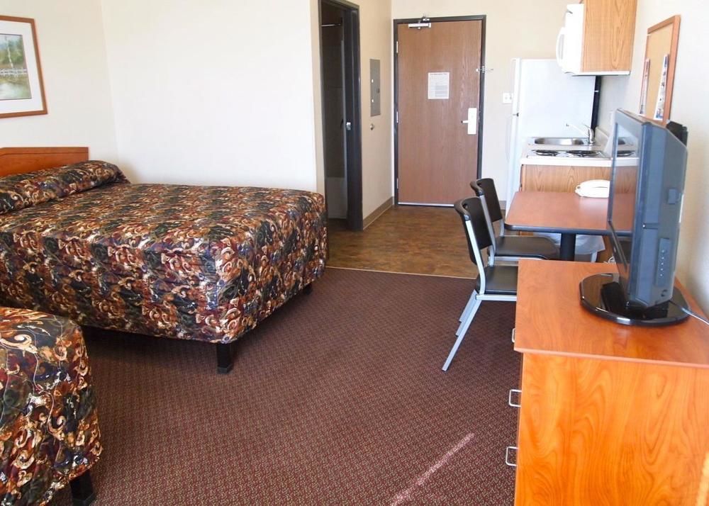 Woodspring Suites Midland Bagian luar foto