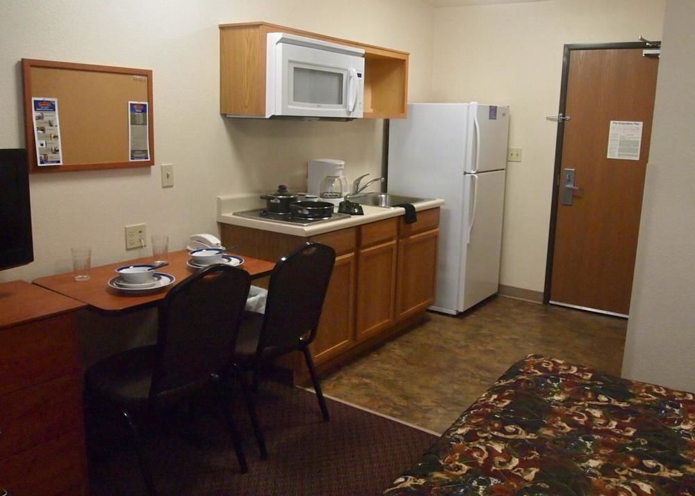 Woodspring Suites Midland Bagian luar foto