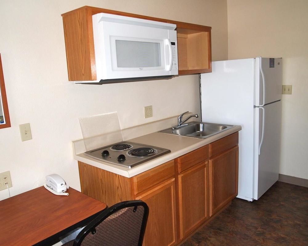 Woodspring Suites Midland Bagian luar foto