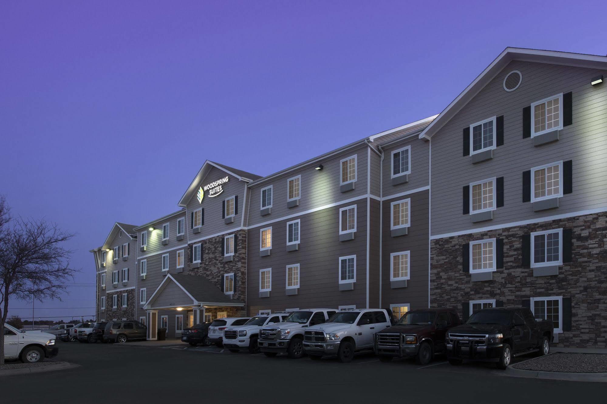 Woodspring Suites Midland Bagian luar foto
