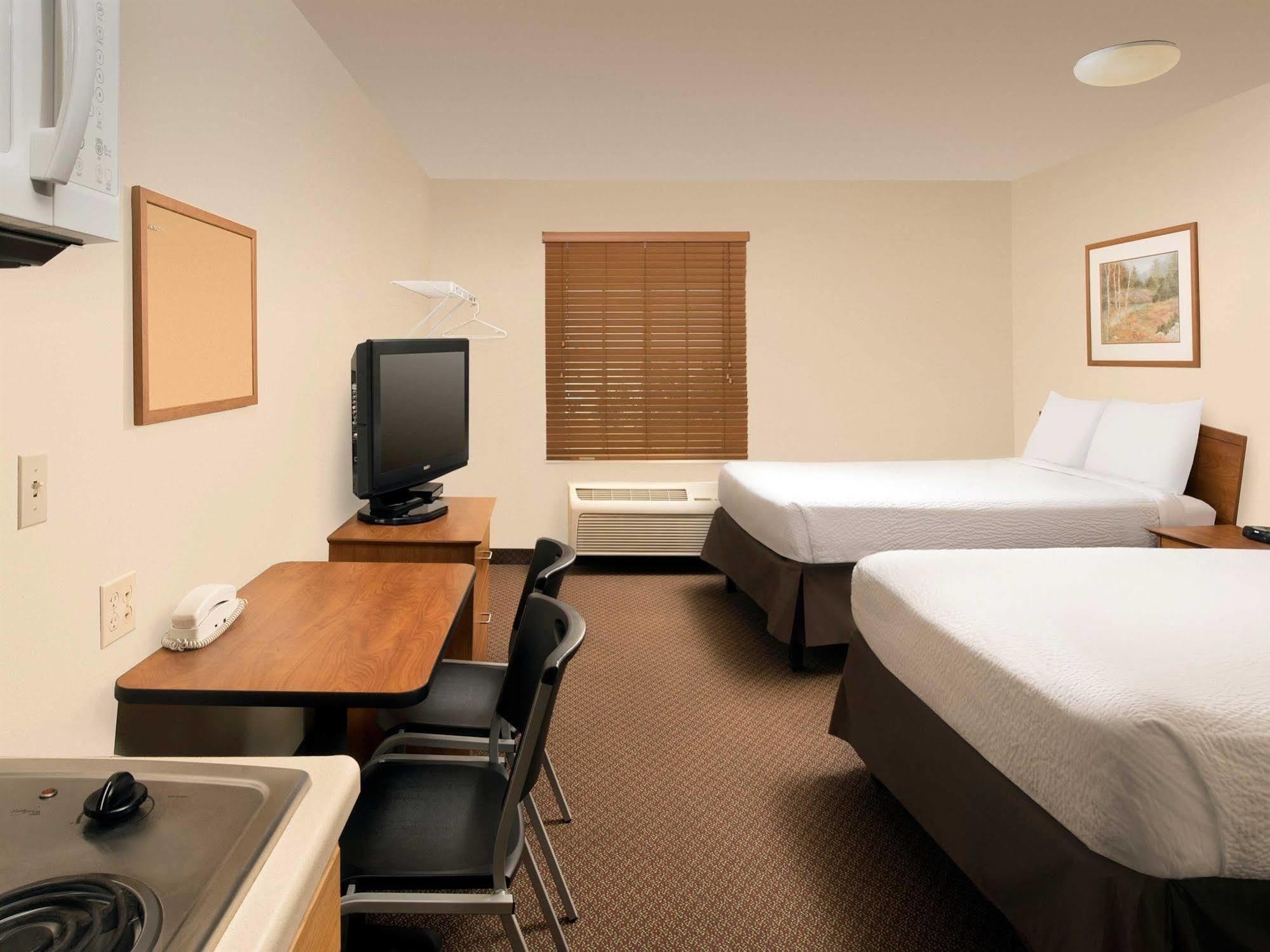 Woodspring Suites Midland Bagian luar foto